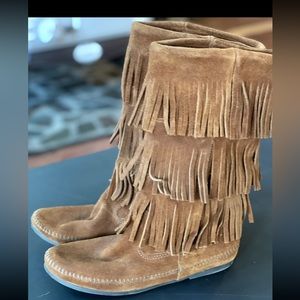 Minnetonka fringe boots